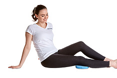 Magnetic therapy using the AL21 applicator for knee.